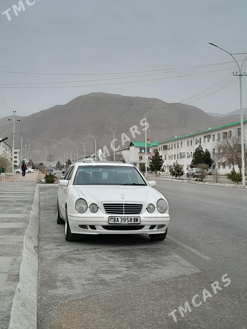 Mercedes-Benz E320 2001 - 100 000 TMT - Балканабат - img 7