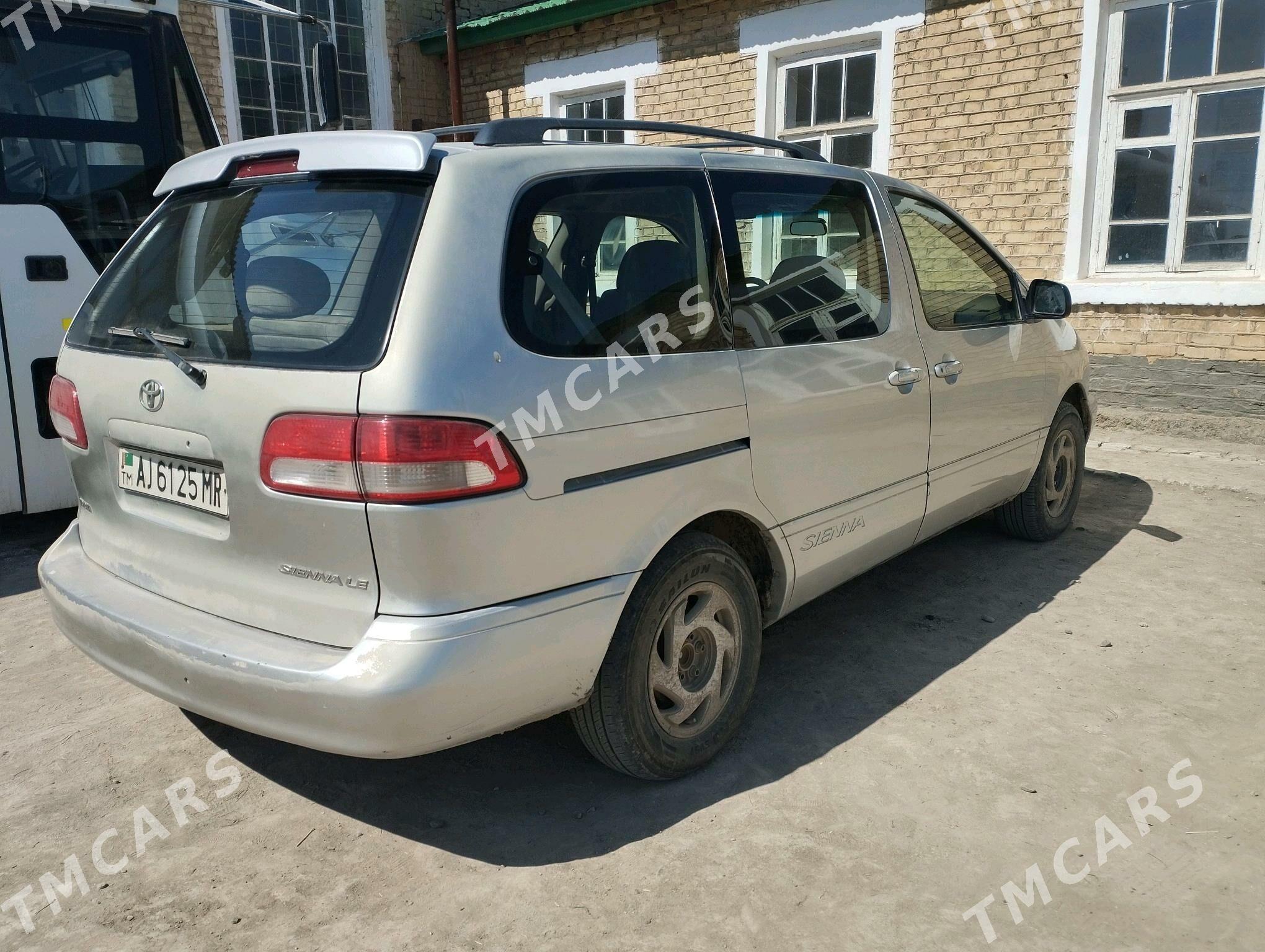 Toyota Sienna 2002 - 160 000 TMT - Байрамали - img 2