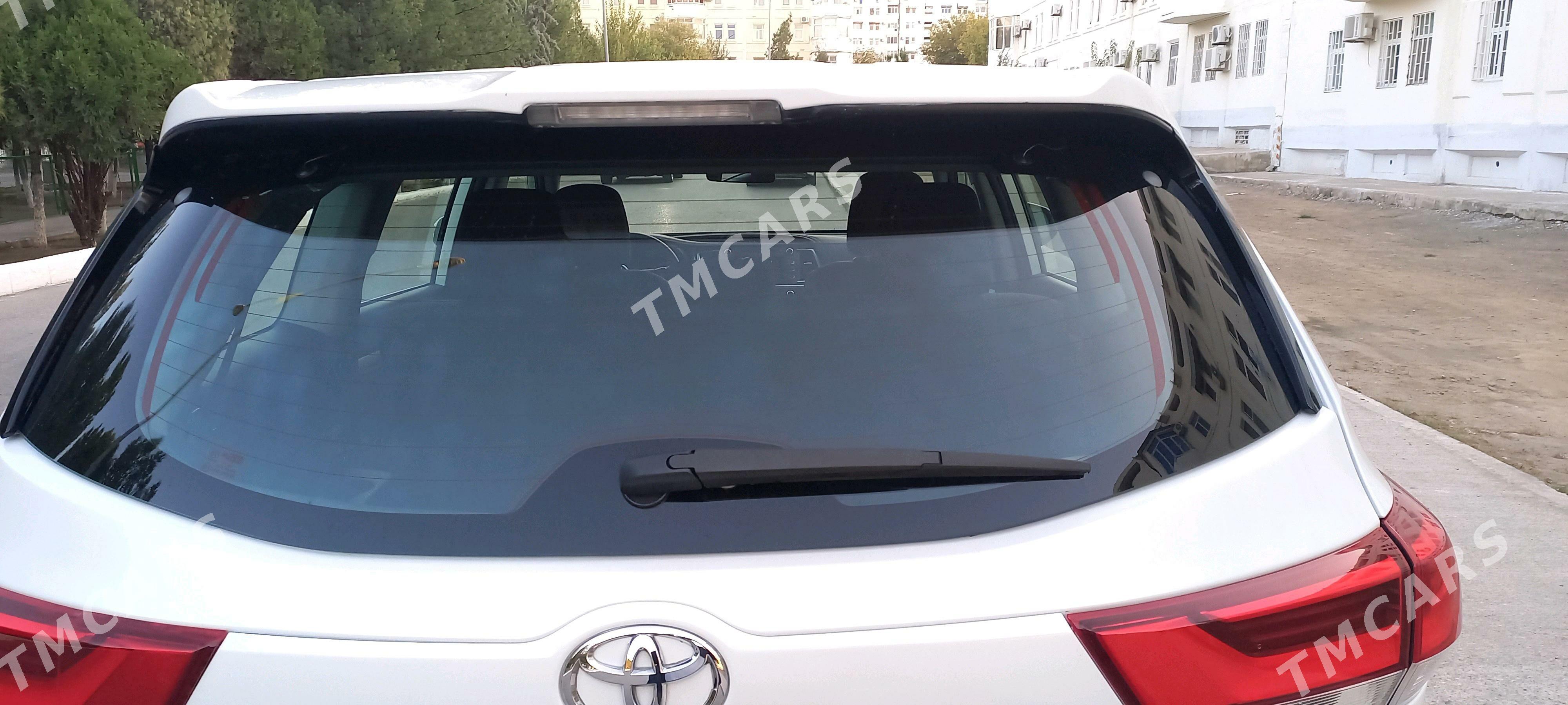 Toyota Highlander 2019 - 400 000 TMT - Aşgabat - img 2