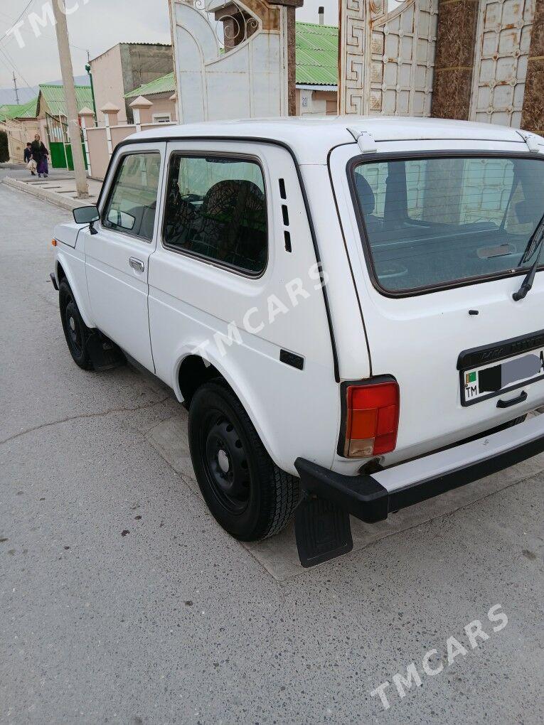 Lada Niva 2004 - 75 000 TMT - Büzmeýin - img 4