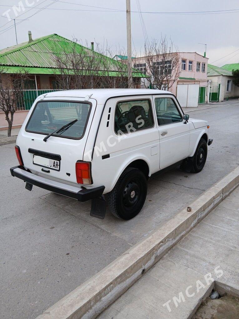 Lada Niva 2004 - 75 000 TMT - Büzmeýin - img 2