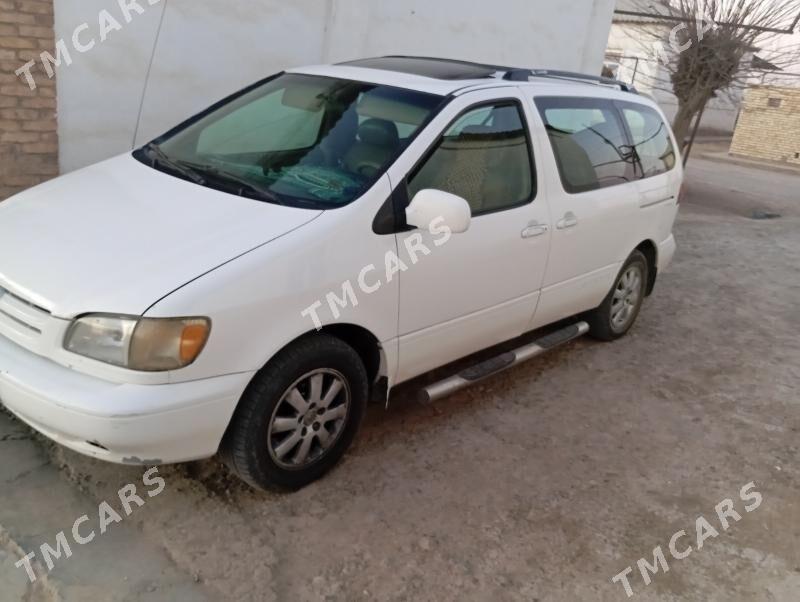 Toyota Sienna 2002 - 140 000 TMT - Мары - img 2