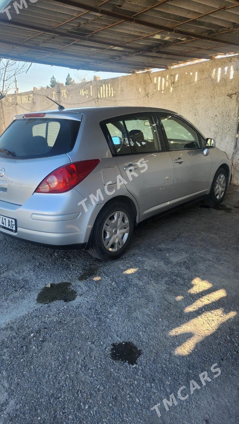 Nissan Versa 2010 - 115 000 TMT - Büzmeýin - img 3