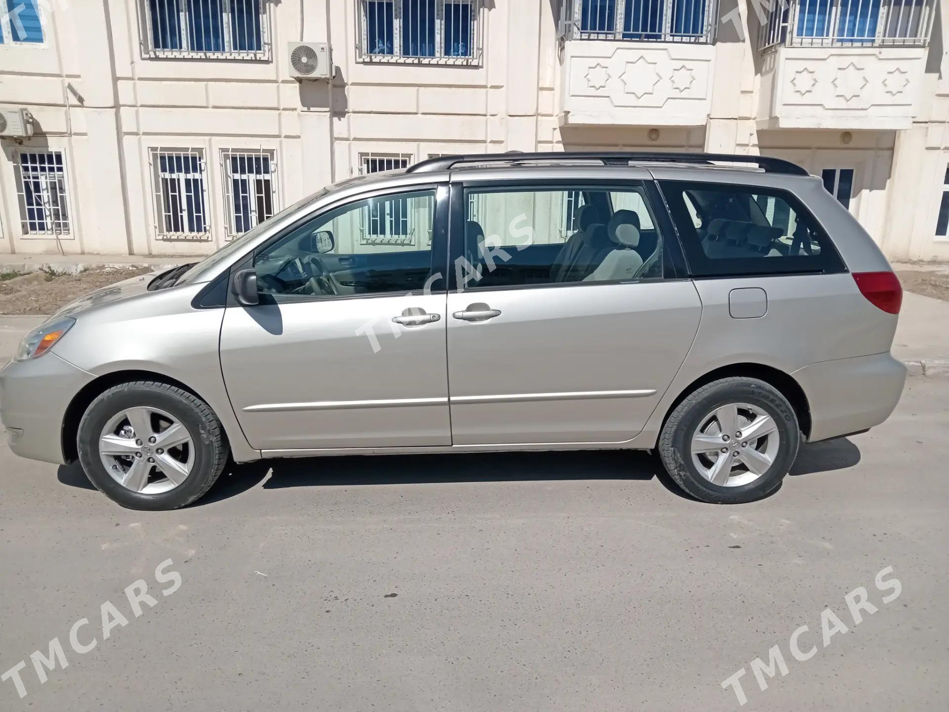 Toyota Sienna 2005 - 210 000 TMT - Türkmenabat - img 5