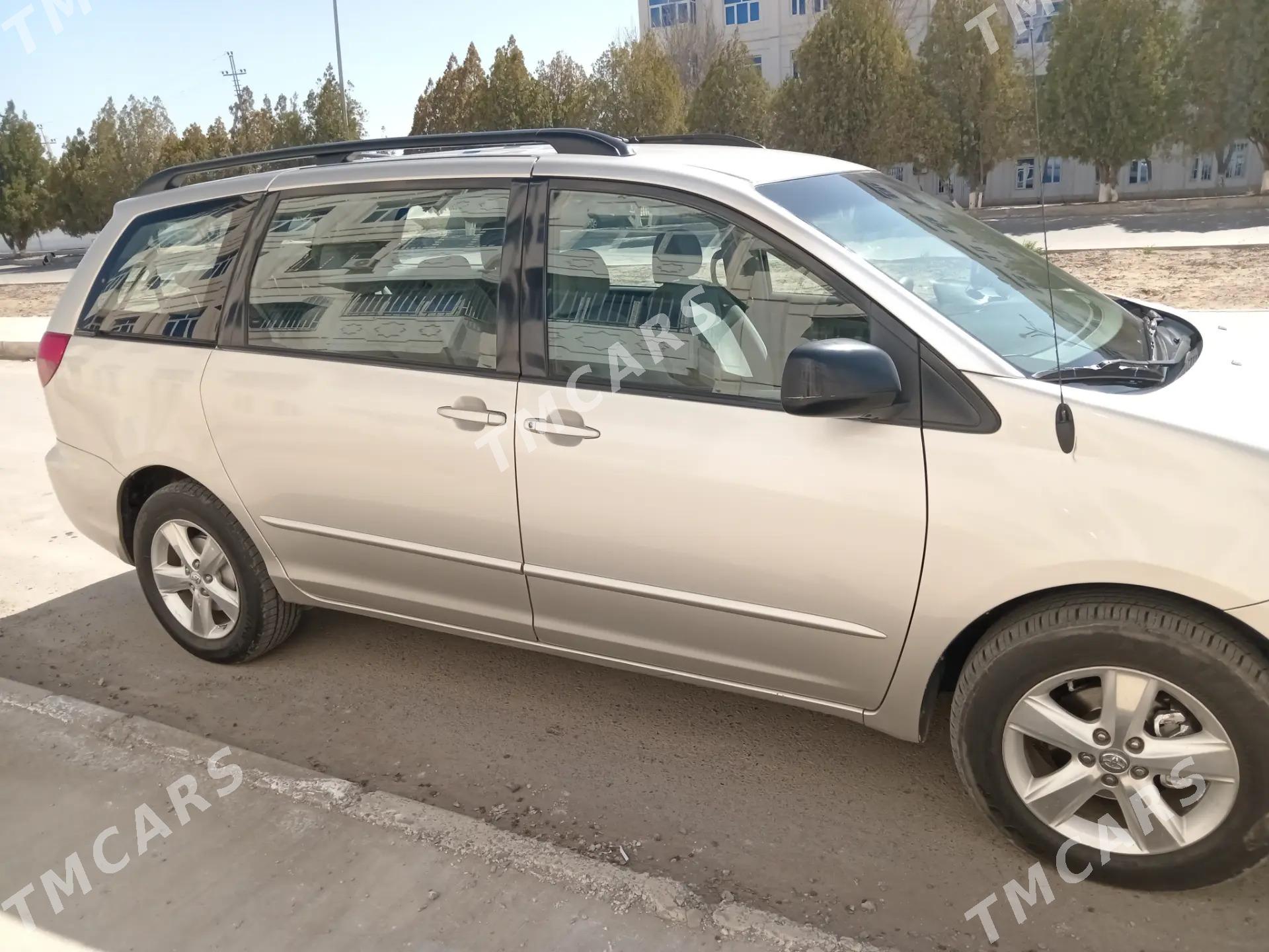 Toyota Sienna 2005 - 210 000 TMT - Туркменабат - img 6