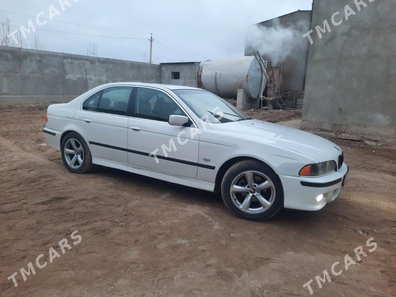 BMW E39 2001 - 140 000 TMT - Дашогуз - img 3