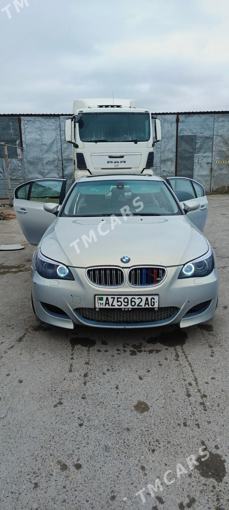 BMW E60 2009 - 230 000 TMT - Täze zaman - img 3