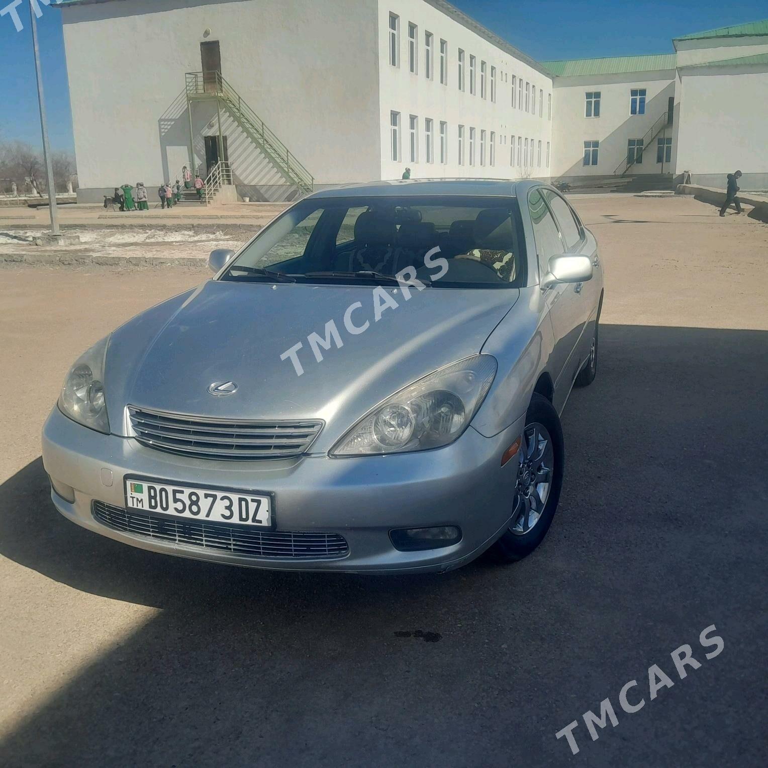 Lexus ES 300 2002 - 180 000 TMT - Гурбансолтан Едже - img 3