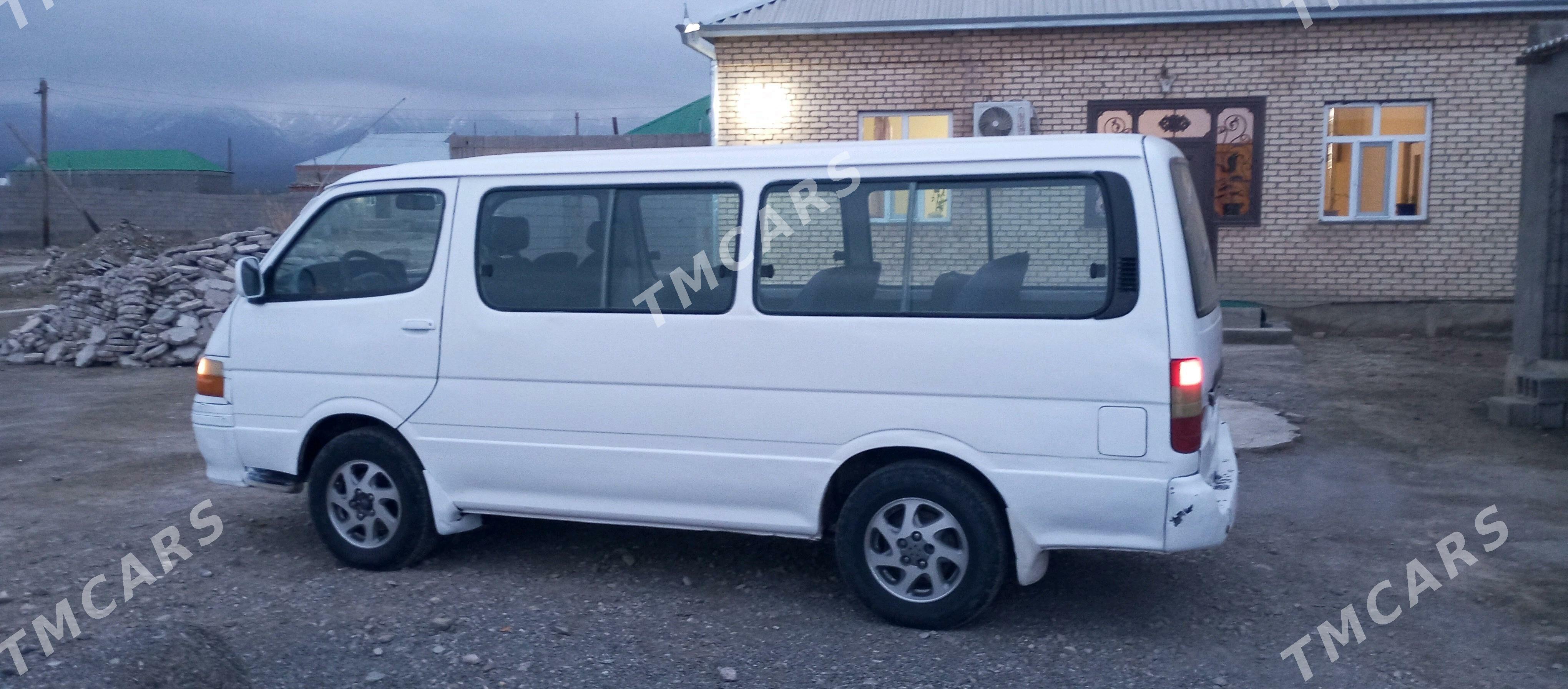 Toyota Hiace 2004 - 90 000 TMT - Бахарден - img 3