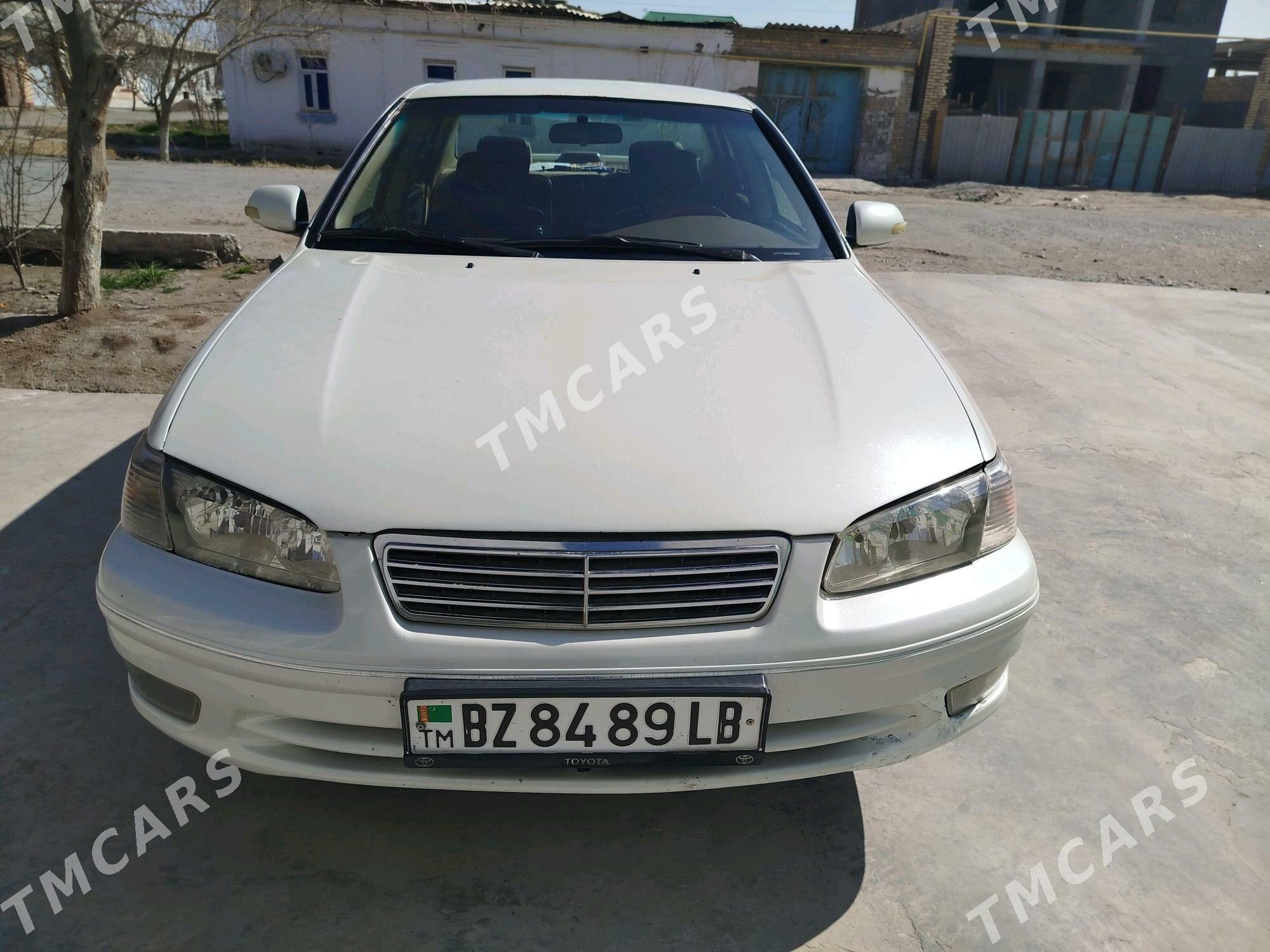 Toyota Camry 2000 - 101 000 TMT - Saýat - img 2