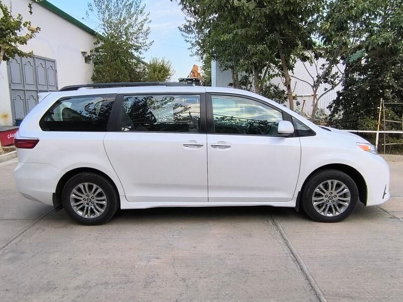 Toyota Sienna 2019 - 580 000 TMT - Aşgabat - img 2