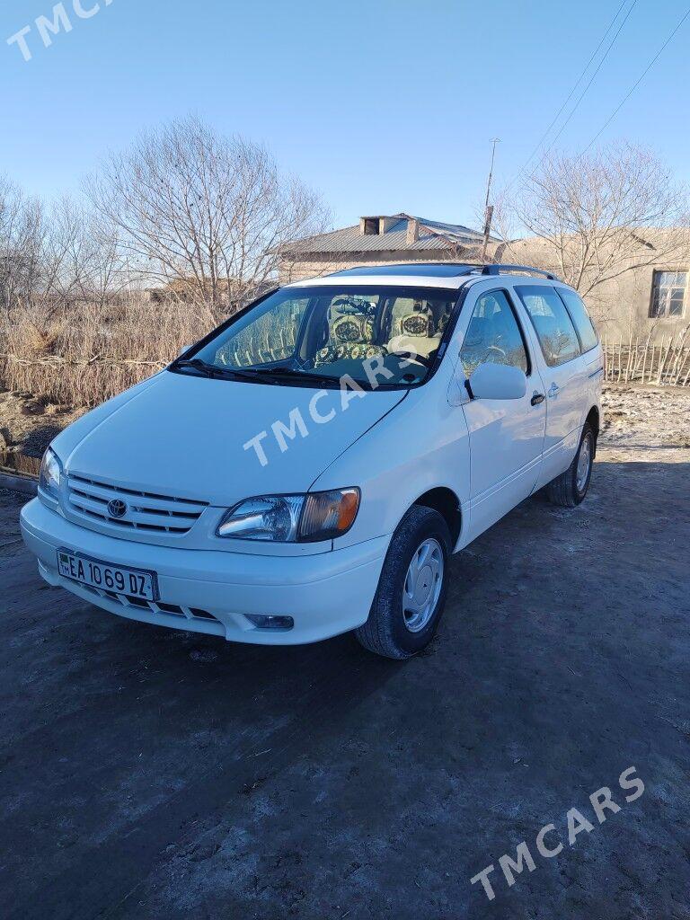 Toyota Sienna 2002 - 144 000 TMT - етр. Туркменбаши - img 4