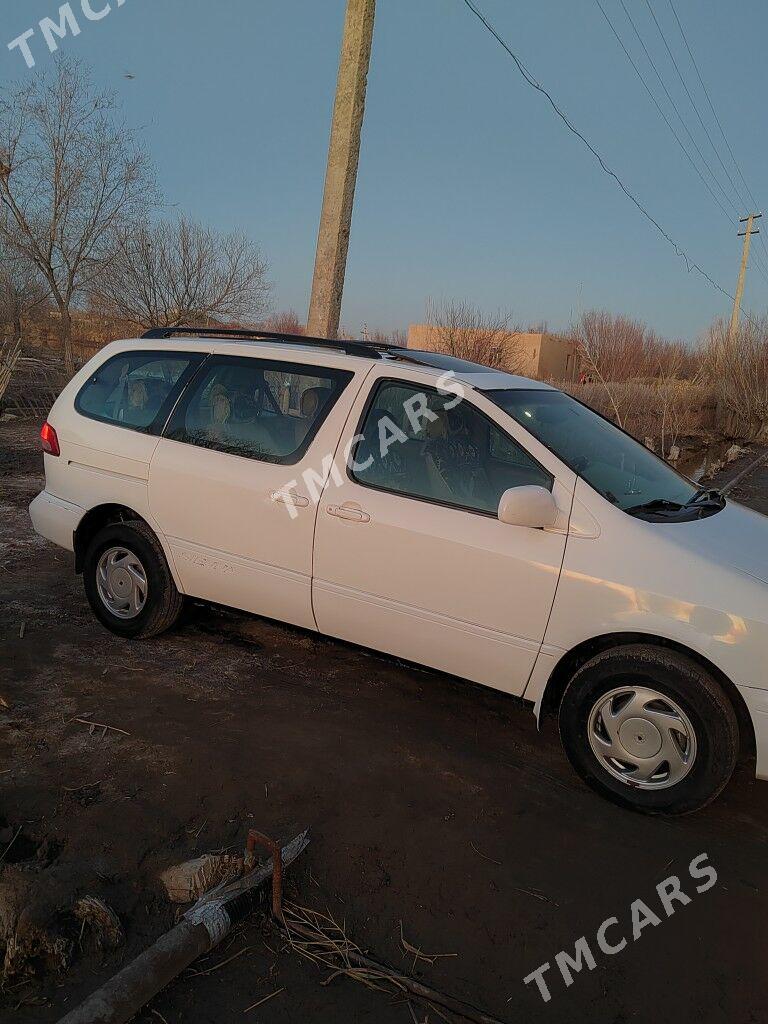 Toyota Sienna 2002 - 144 000 TMT - етр. Туркменбаши - img 5