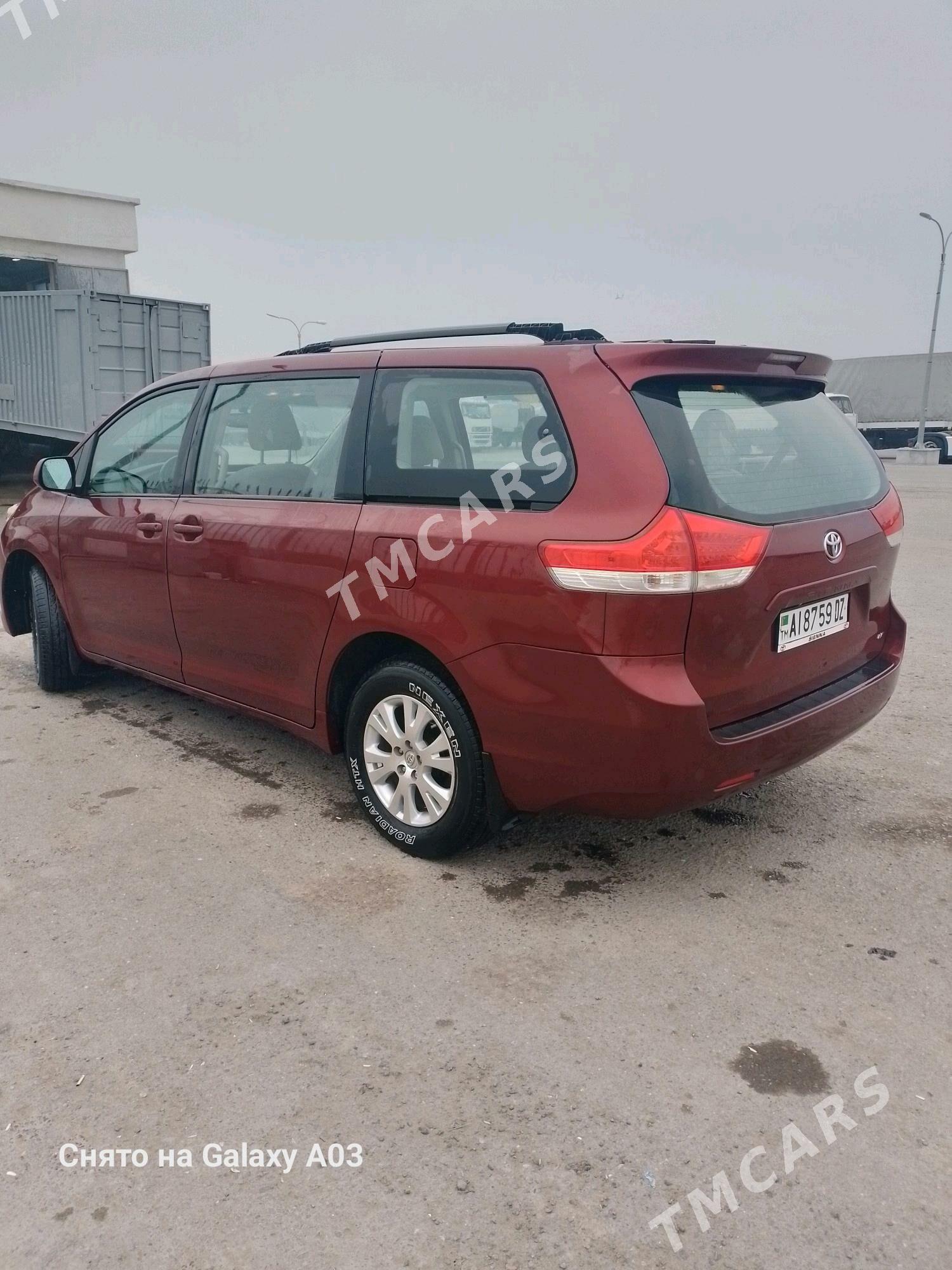 Toyota Sienna 2010 - 290 000 TMT - Görogly (Tagta) - img 3