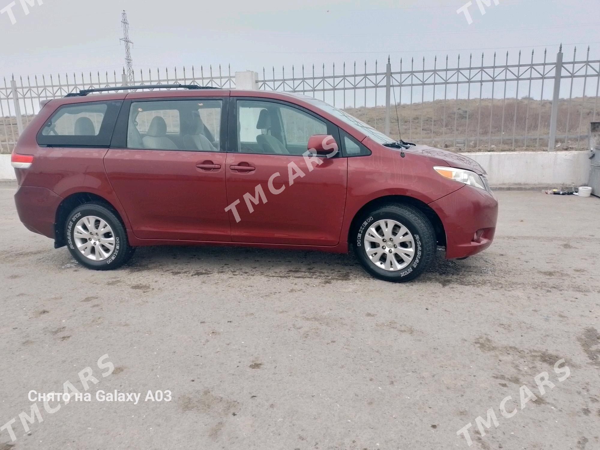Toyota Sienna 2010 - 290 000 TMT - Görogly (Tagta) - img 4
