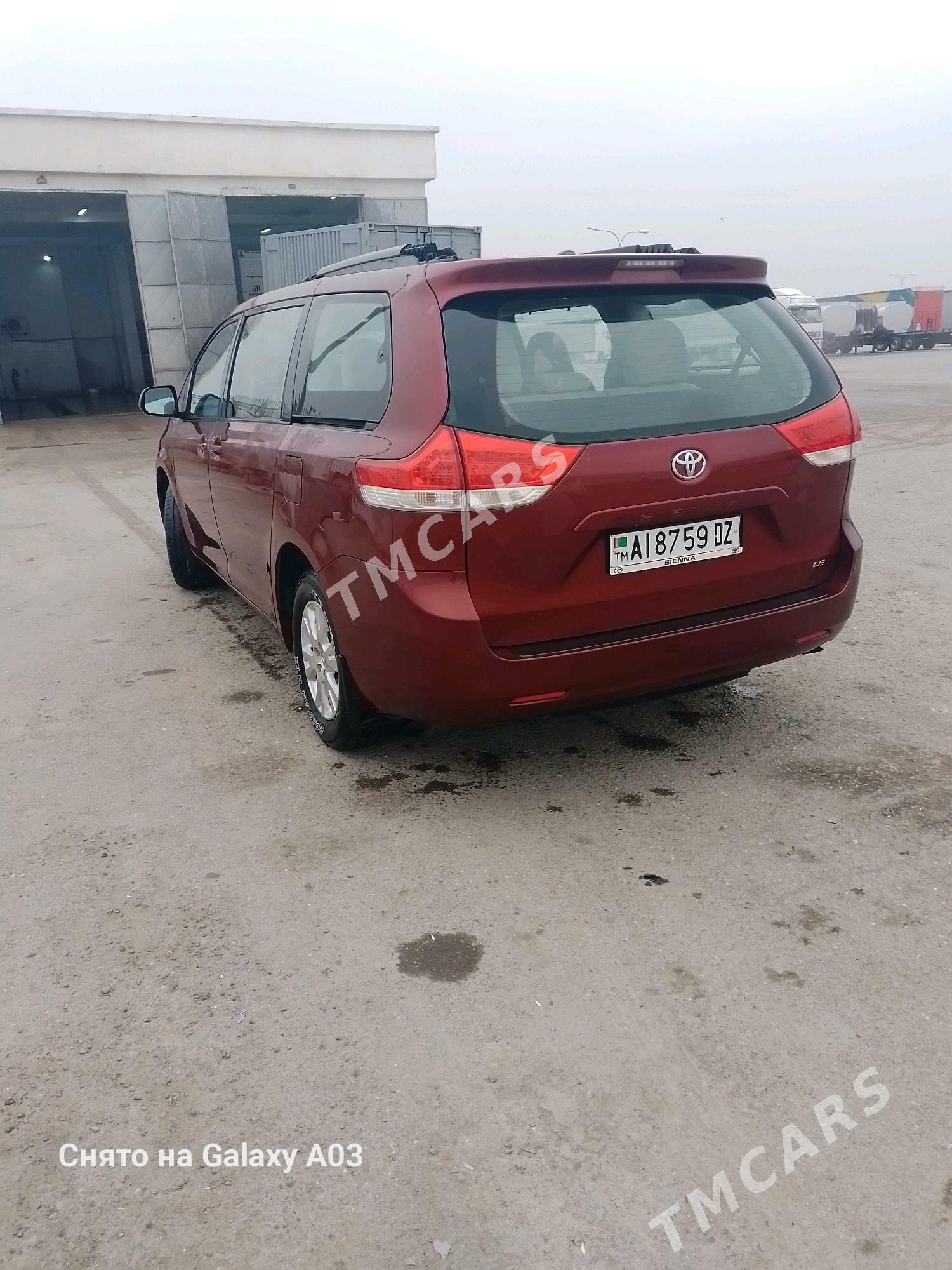 Toyota Sienna 2010 - 290 000 TMT - Görogly (Tagta) - img 5