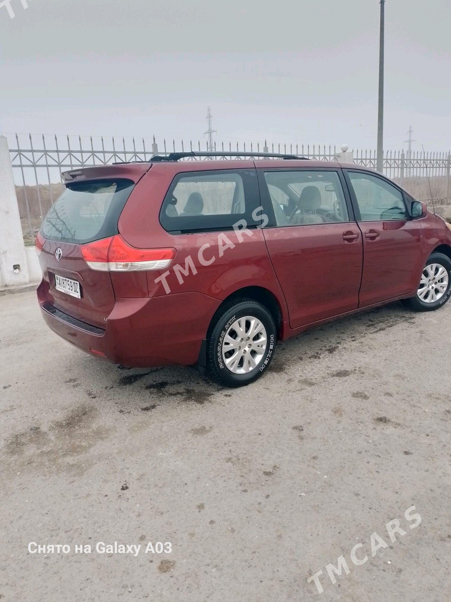 Toyota Sienna 2010 - 290 000 TMT - Görogly (Tagta) - img 6