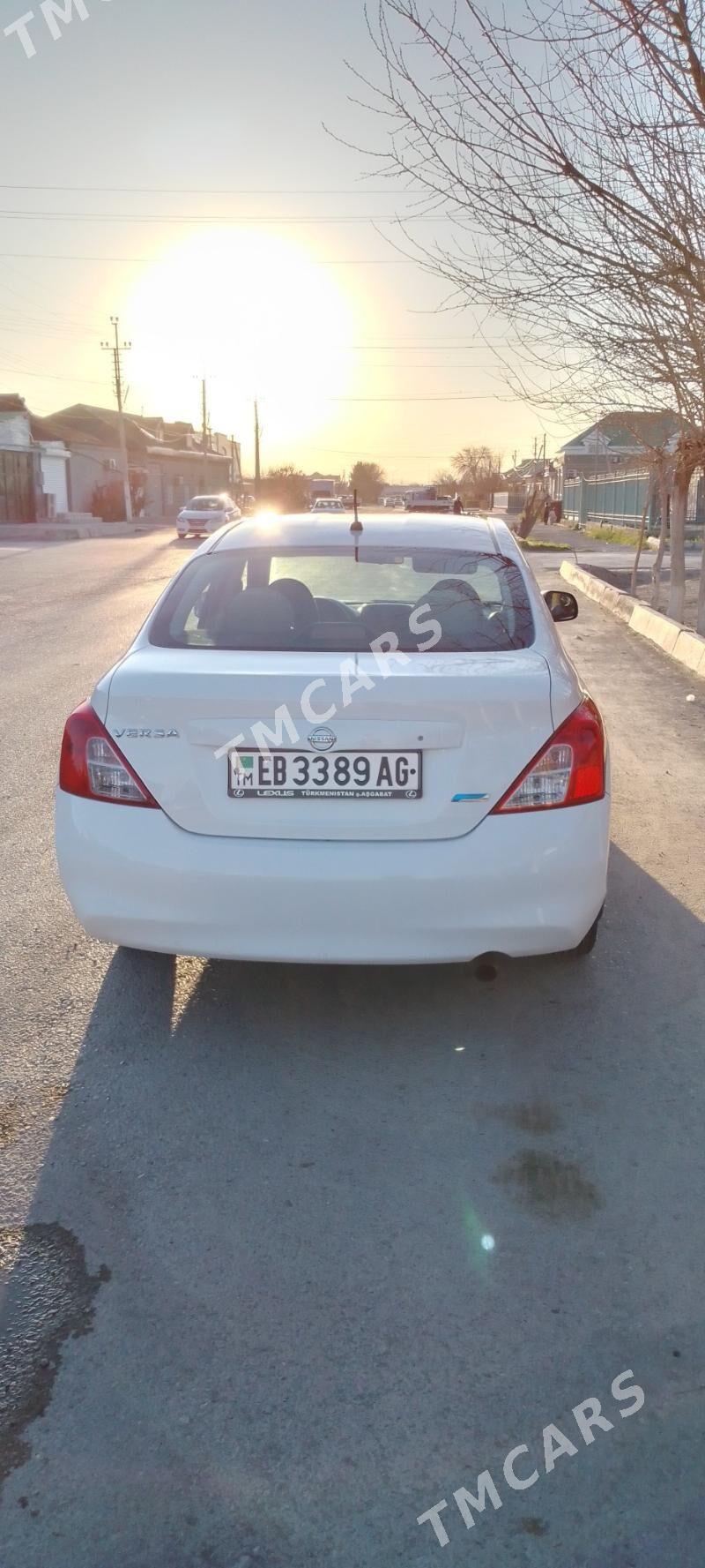 Nissan Versa 2013 - 127 000 TMT - Бедев - img 2