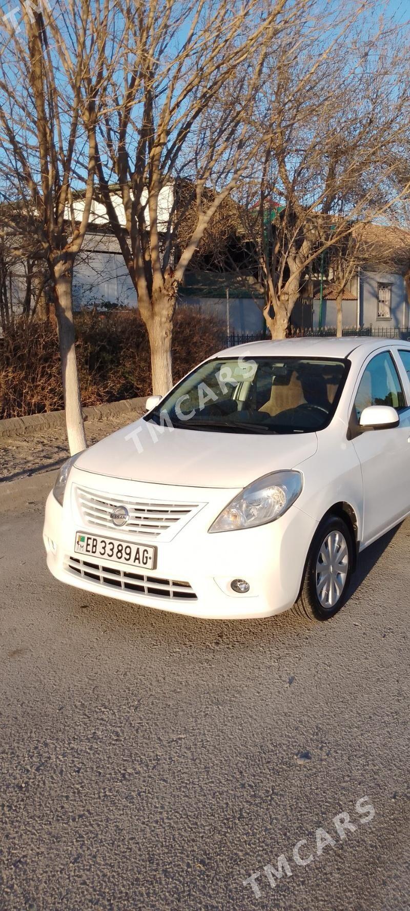 Nissan Versa 2013 - 127 000 TMT - Бедев - img 3