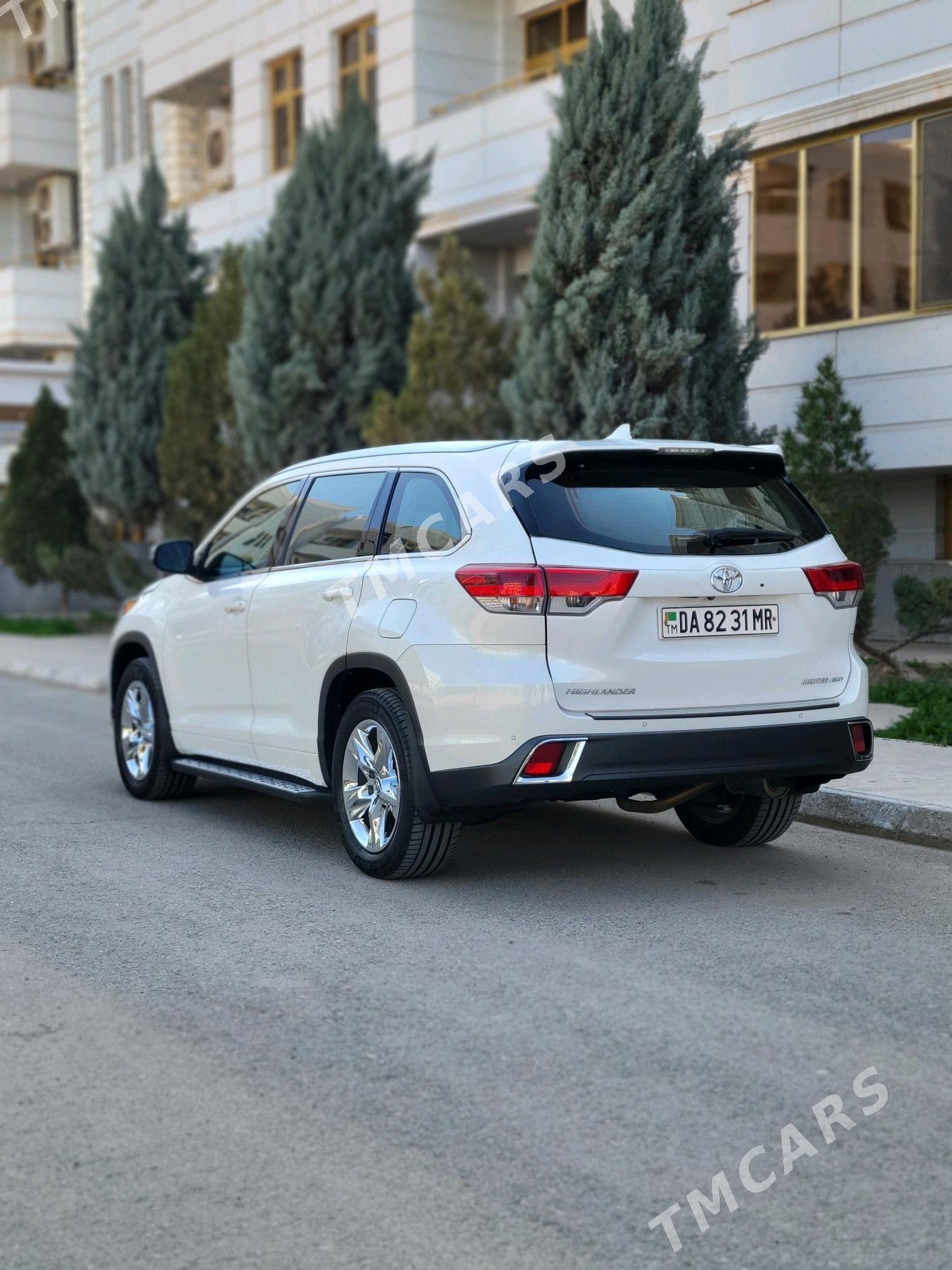 Toyota Highlander 2018 - 535 000 TMT - Мары - img 9