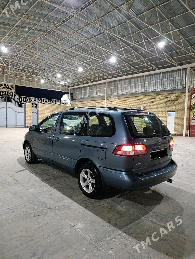 Toyota Sienna 2001 - 130 000 TMT - Мары - img 4