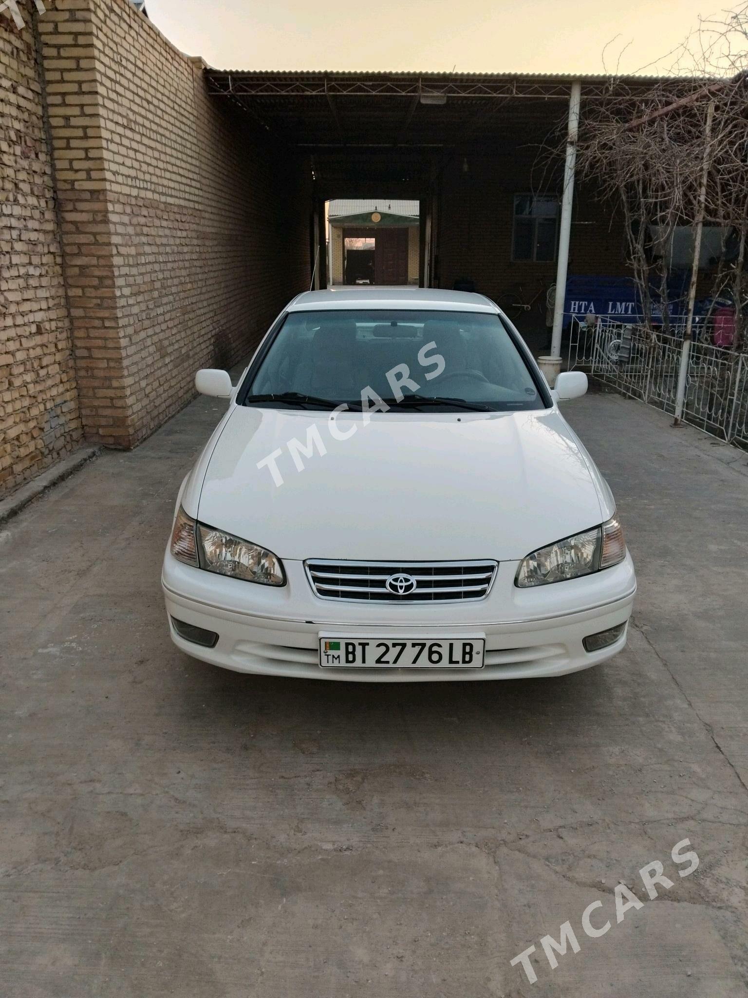 Toyota Camry 2000 - 152 000 TMT - Саят - img 5