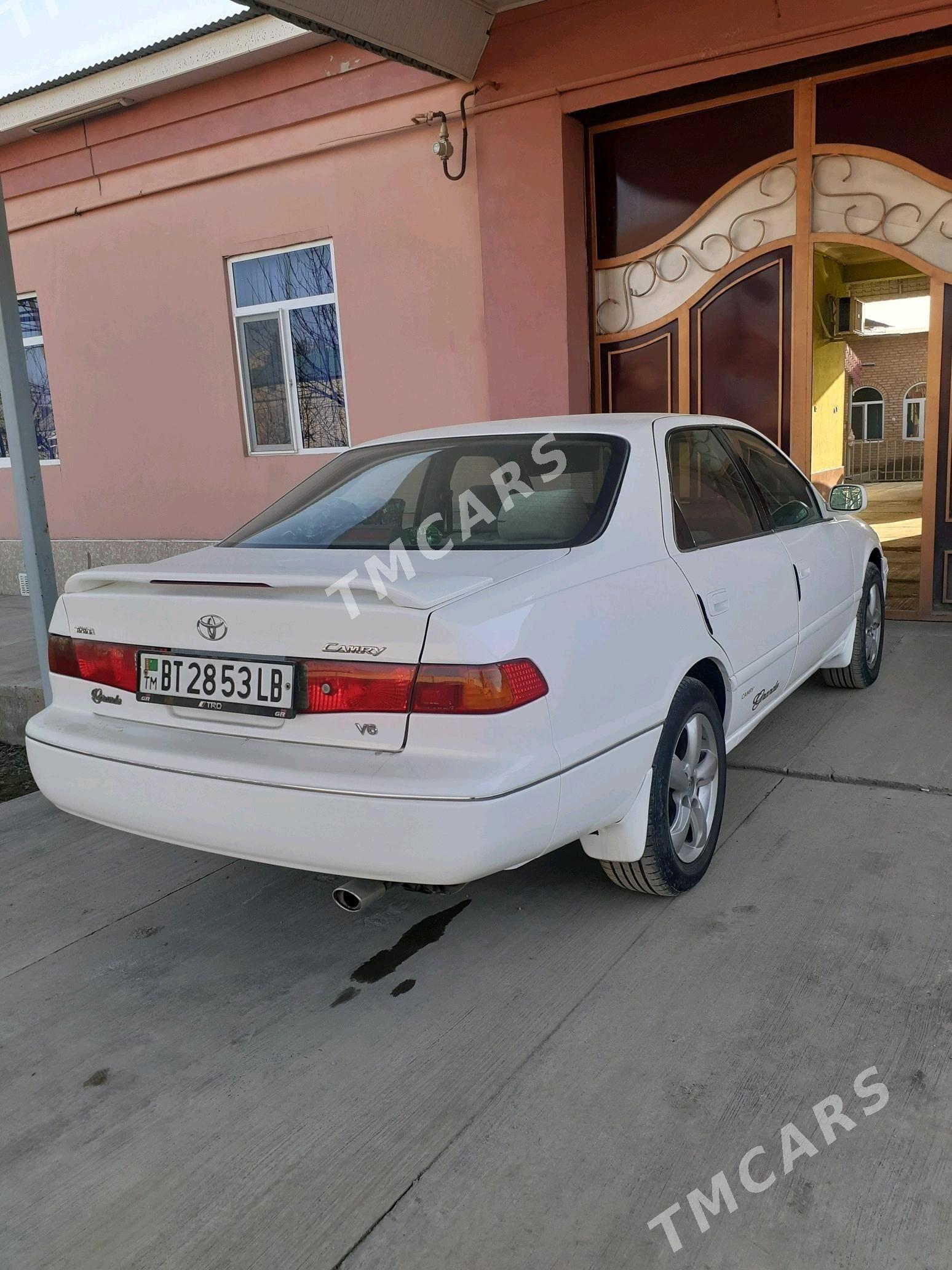 Toyota Camry 1998 - 110 000 TMT - Чарджоу - img 2