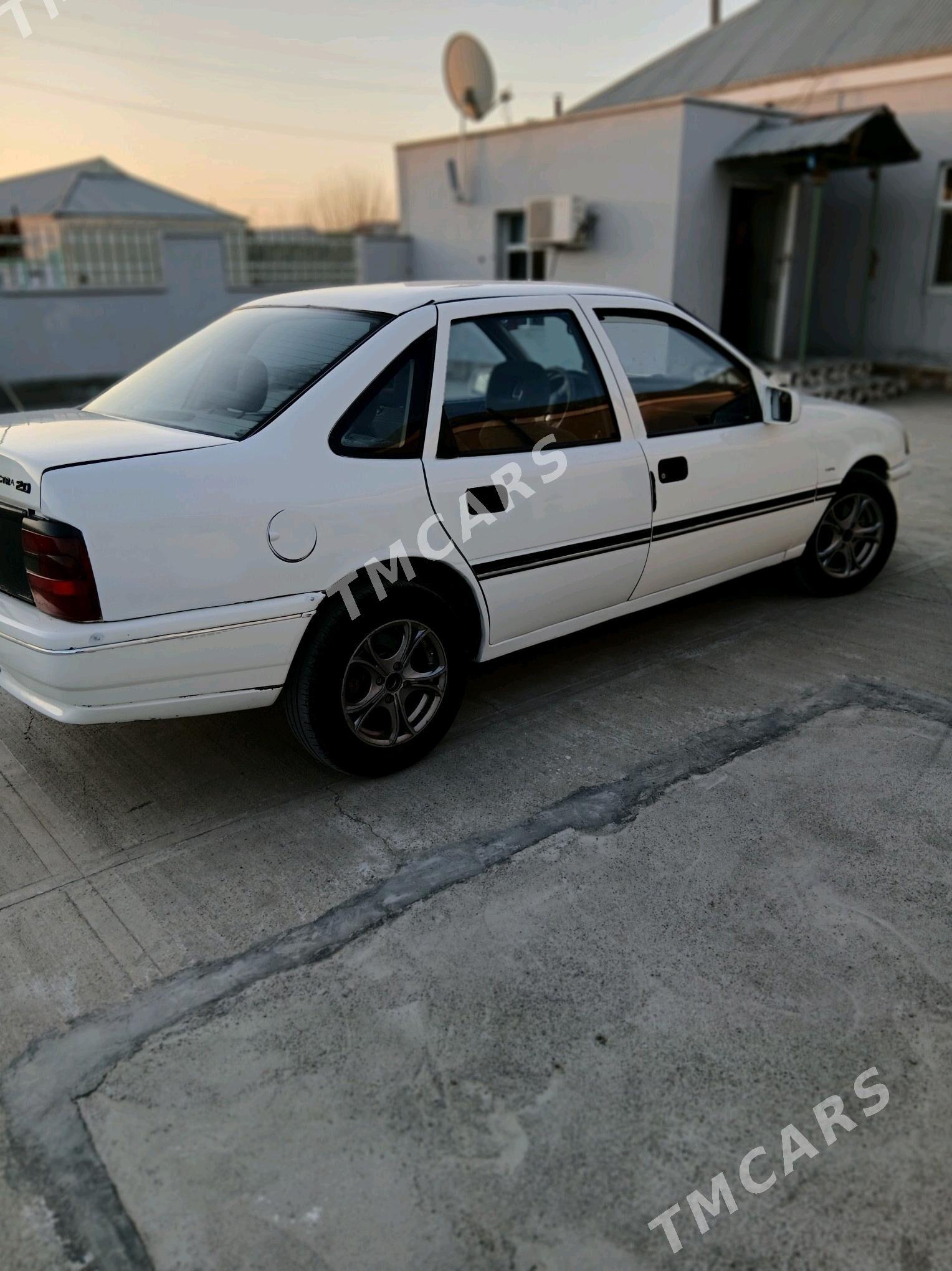 Opel Vectra 1990 - 26 000 TMT - Бахарден - img 7