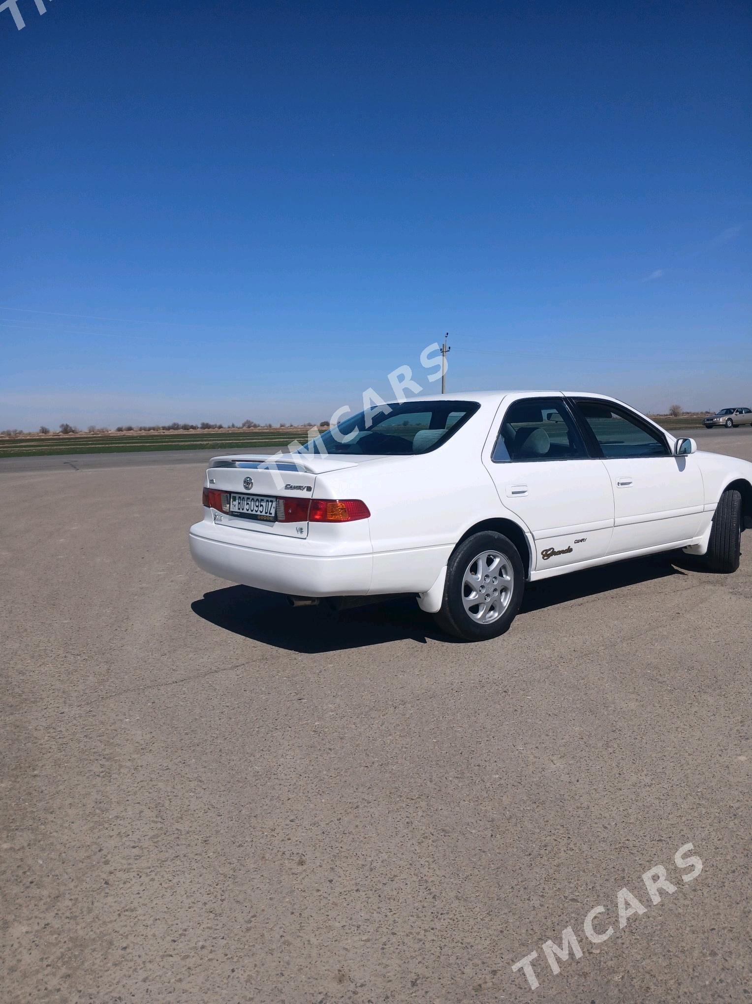 Toyota Camry 1999 - 105 000 TMT - Акдепе - img 3