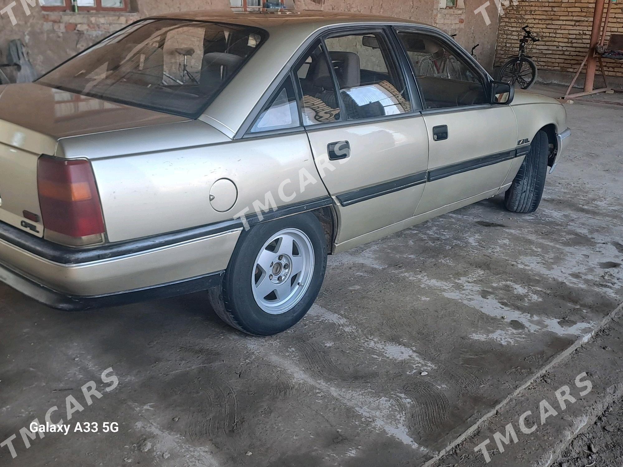 Opel Omega 1986 - 20 000 TMT - Чарджоу - img 4