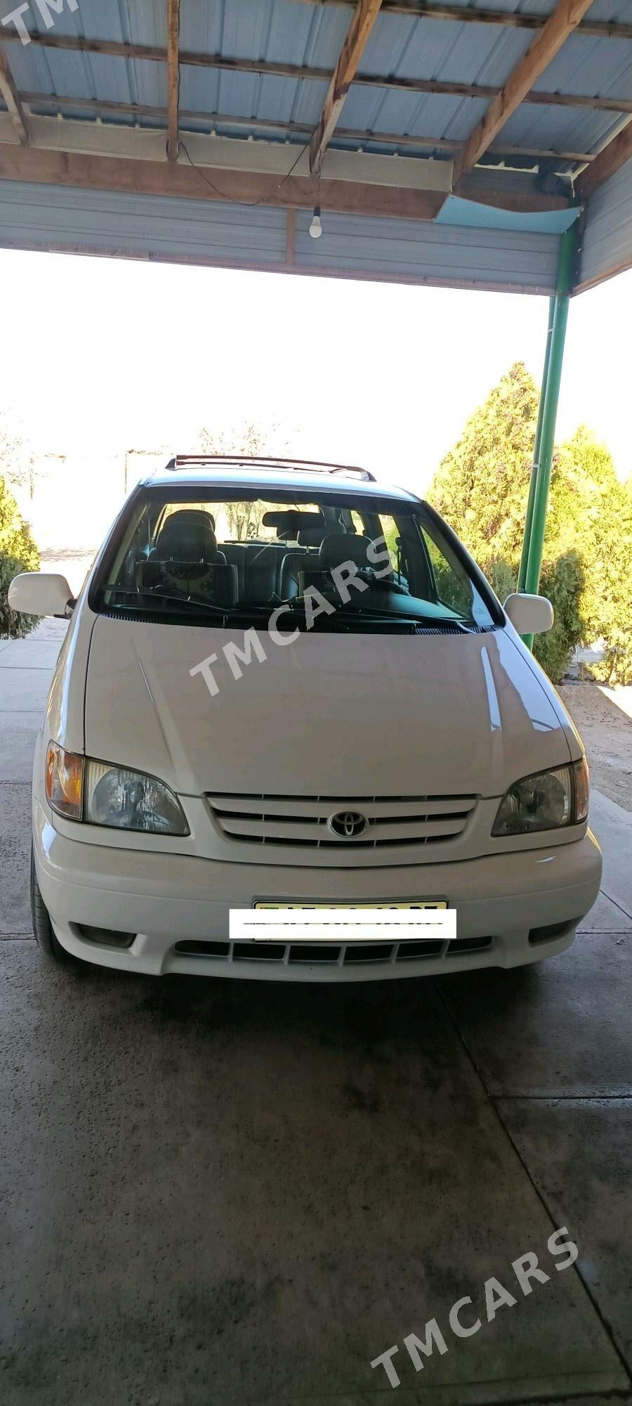 Toyota Sienna 2002 - 200 000 TMT - Daşoguz - img 2