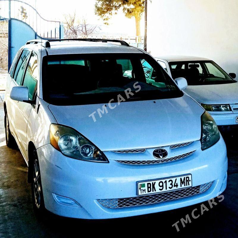 Toyota Sienna 2008 - 200 000 TMT - Сакарчага - img 3