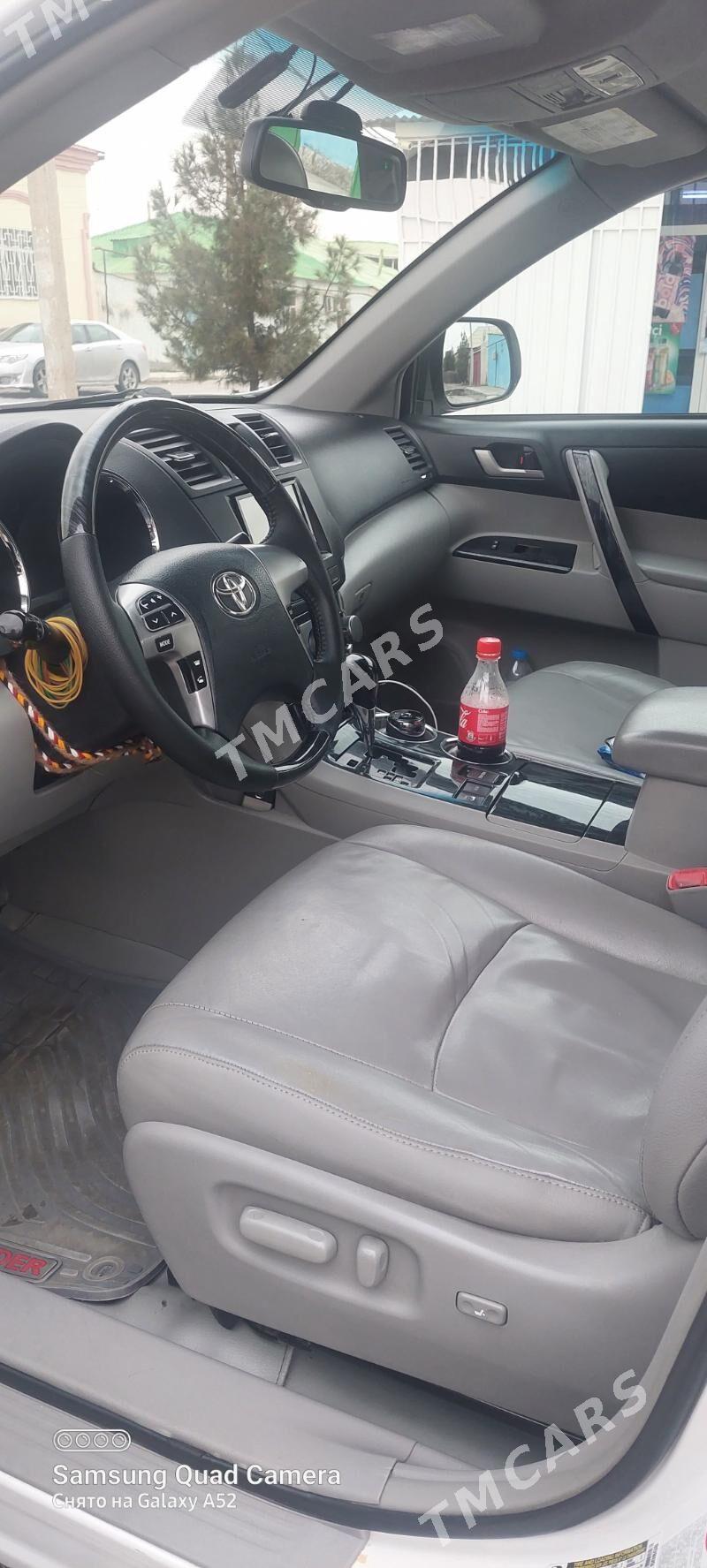 Toyota Highlander 2012 - 285 000 TMT - Бедев - img 2