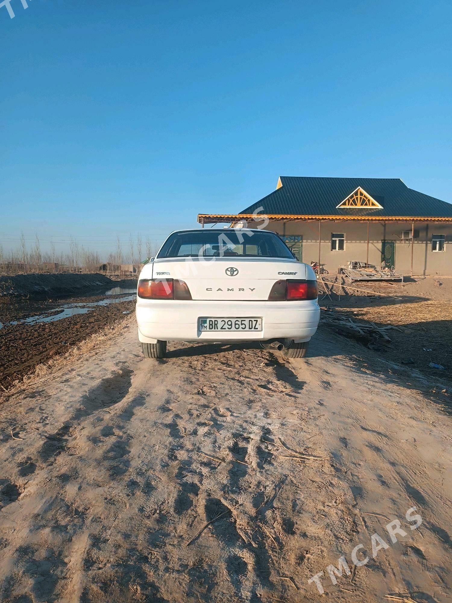 Toyota Camry 1994 - 70 000 TMT - Акдепе - img 3