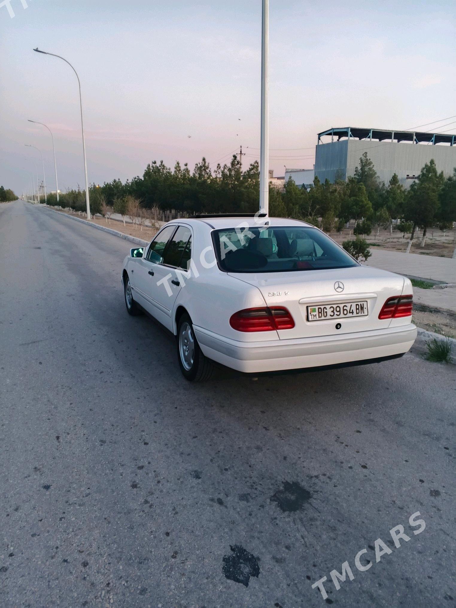 Mercedes-Benz 230E 1997 - 76 000 TMT - Балканабат - img 3