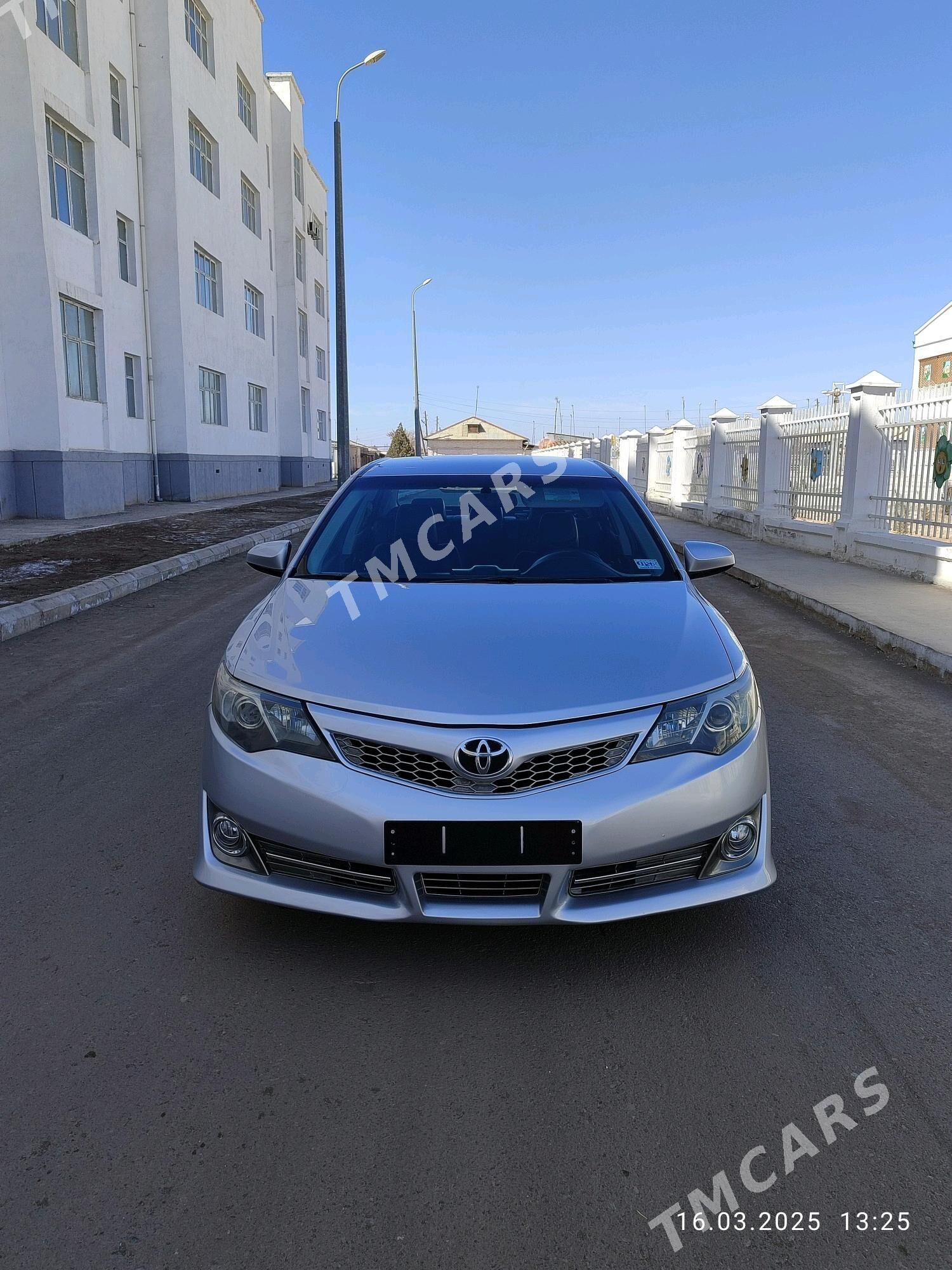 Toyota Camry 2013 - 226 000 TMT - Дашогуз - img 2