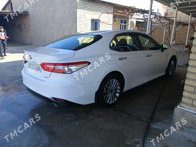 Toyota Camry 2019 - 255 000 TMT - 10 мкр - img 5