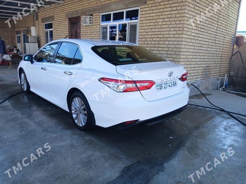 Toyota Camry 2019 - 255 000 TMT - 10 мкр - img 2