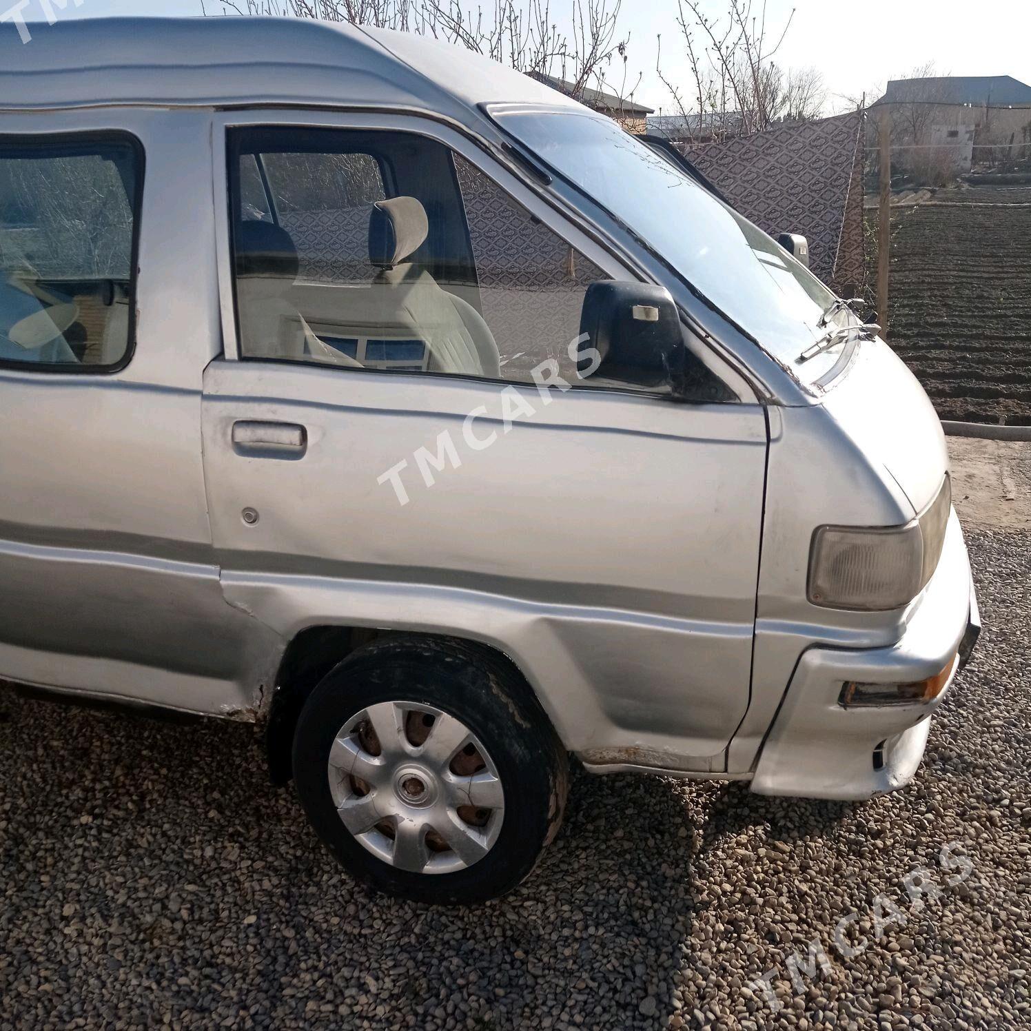 Toyota Town Ace 1990 - 10 000 TMT - Мары - img 3