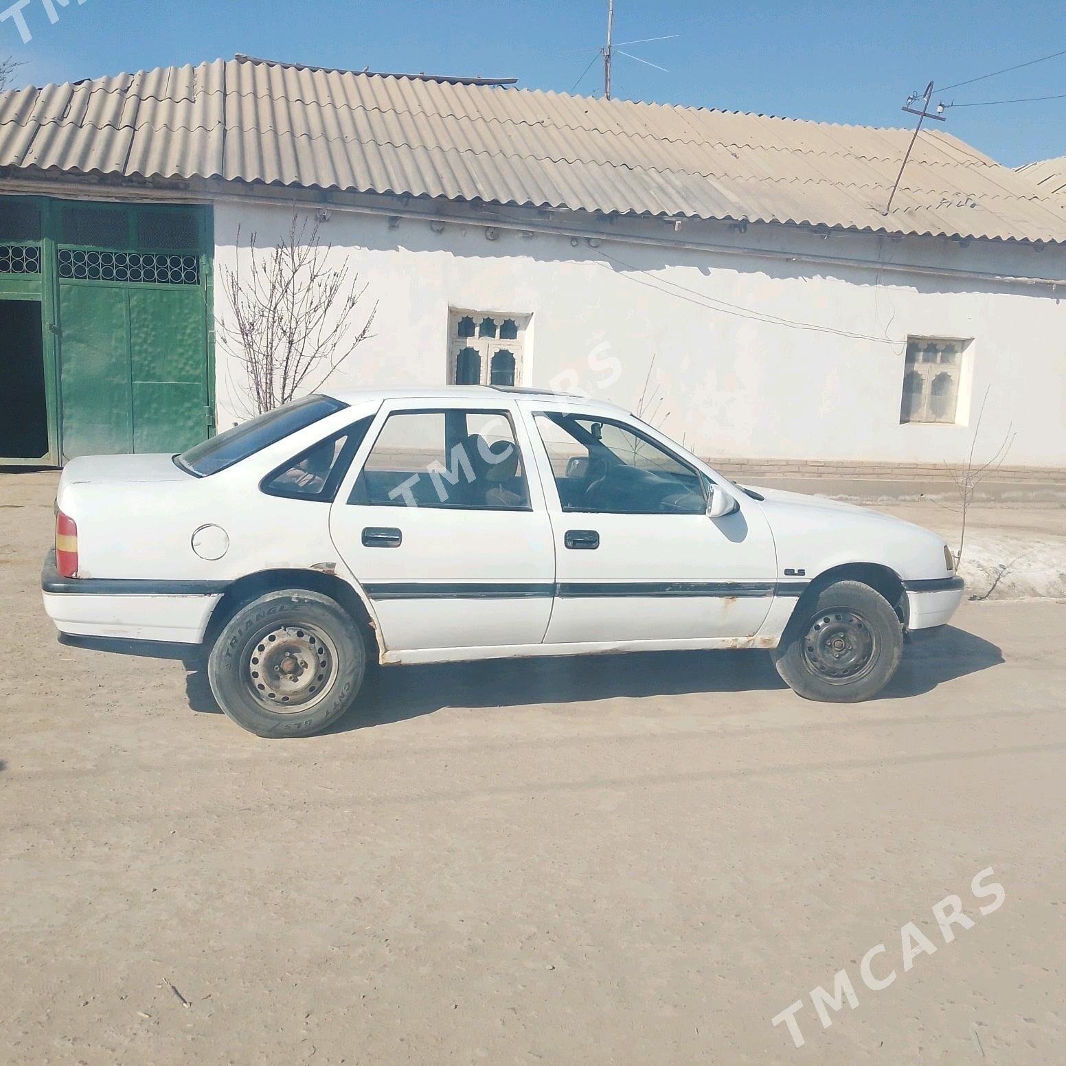 Opel Vectra 1990 - 23 000 TMT - Болдумсаз - img 3