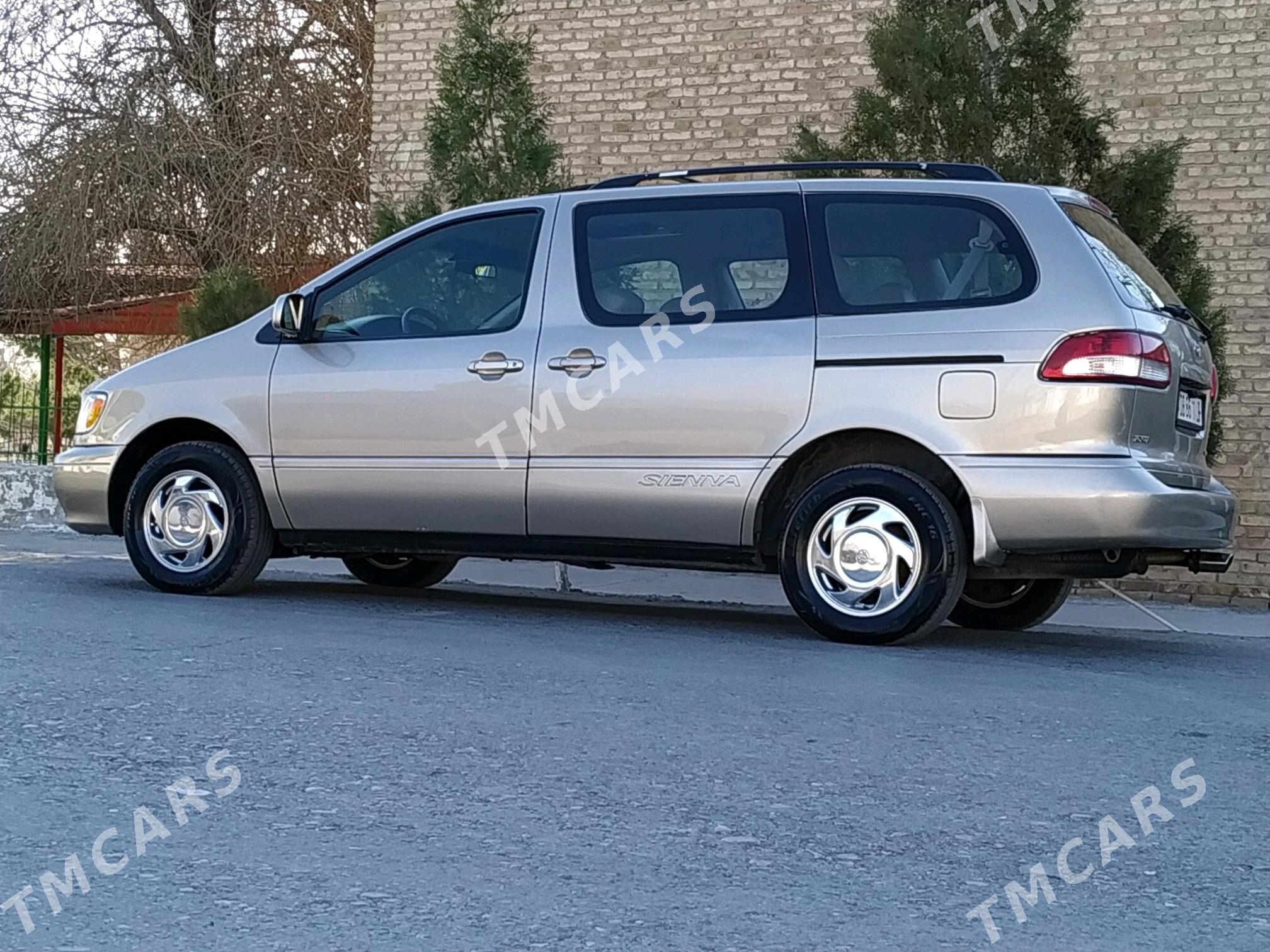 Toyota Sienna 2002 - 175 000 TMT - Türkmenabat - img 3