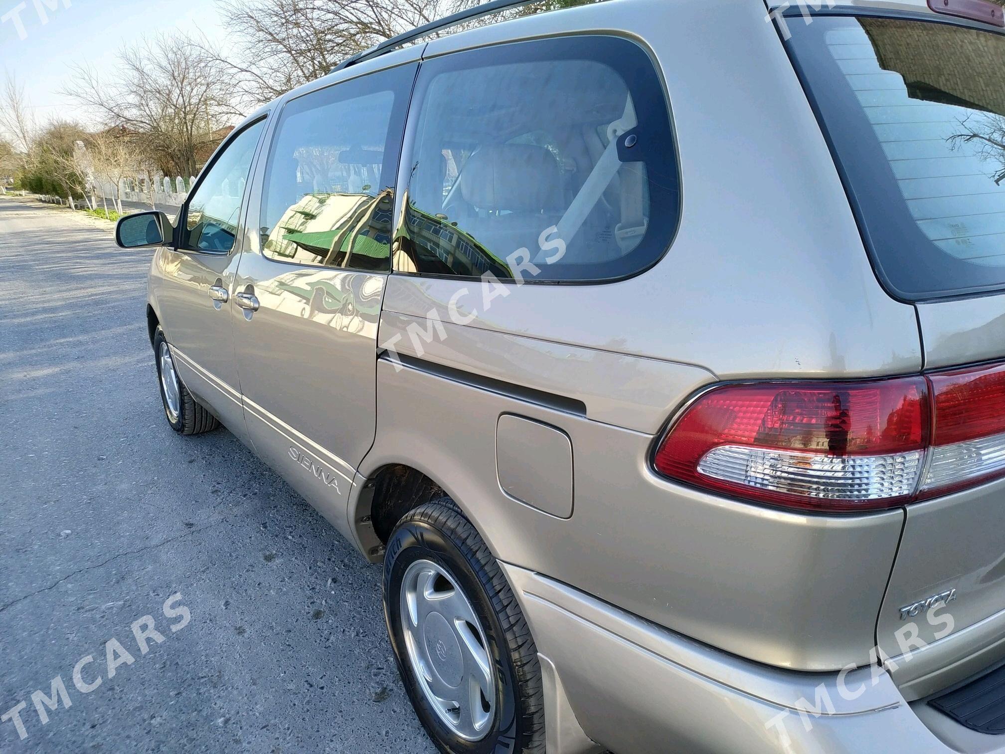 Toyota Sienna 2002 - 175 000 TMT - Türkmenabat - img 8