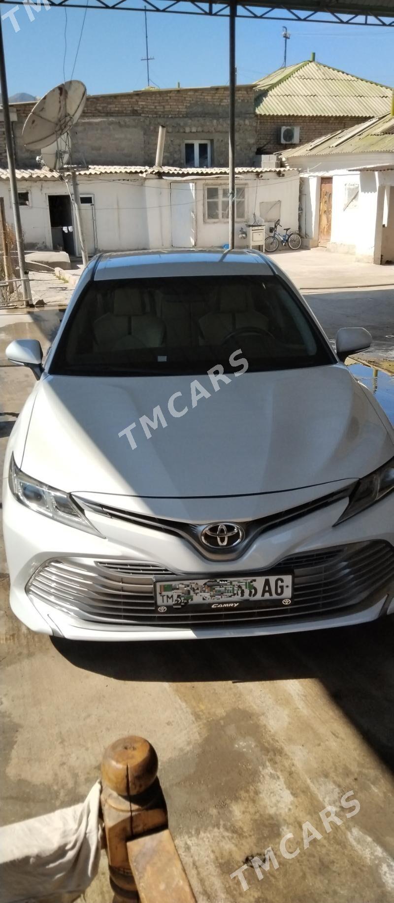 Toyota Camry 2019 - 280 000 TMT - Багир - img 2