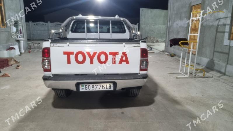 Toyota Hilux 2010 - 220 000 TMT - Saýat - img 5