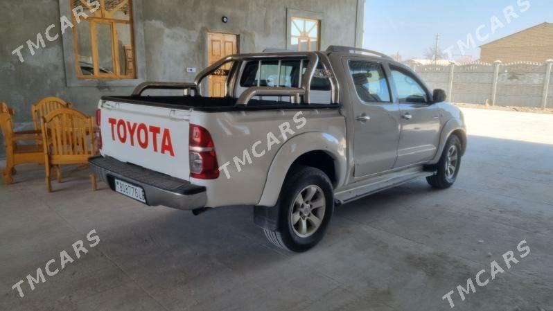 Toyota Hilux 2010 - 220 000 TMT - Saýat - img 3