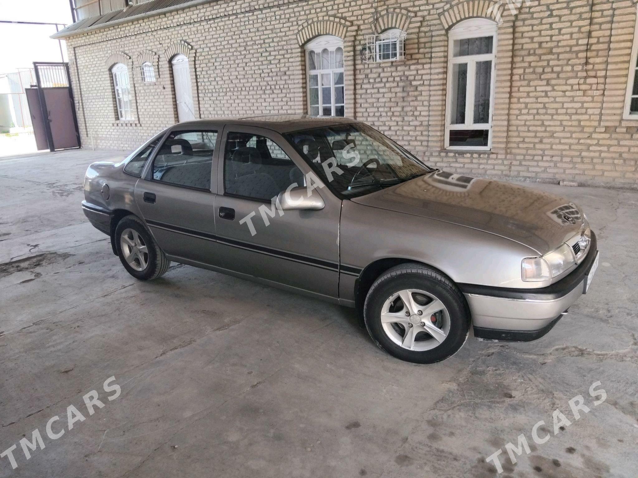 Opel Vectra 1992 - 33 000 TMT - Mary - img 2