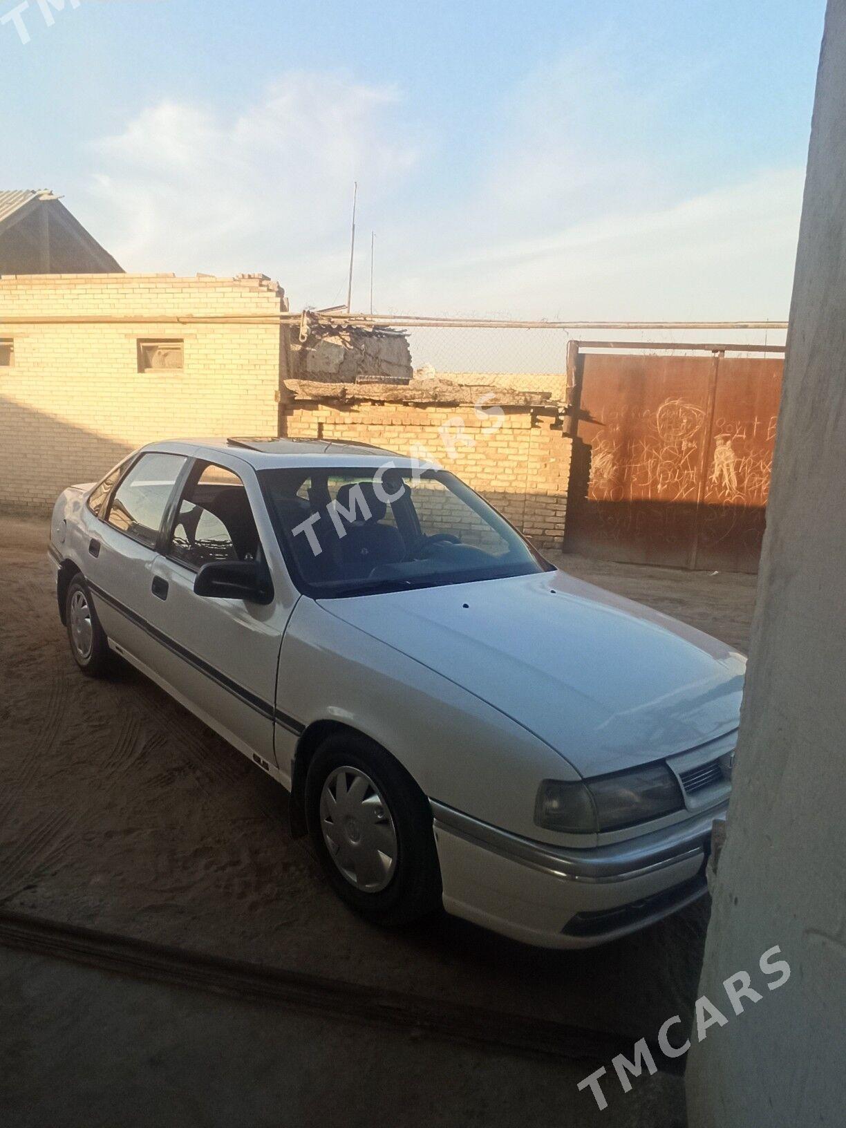 Opel Vectra 1990 - 30 000 TMT - Фарап - img 4