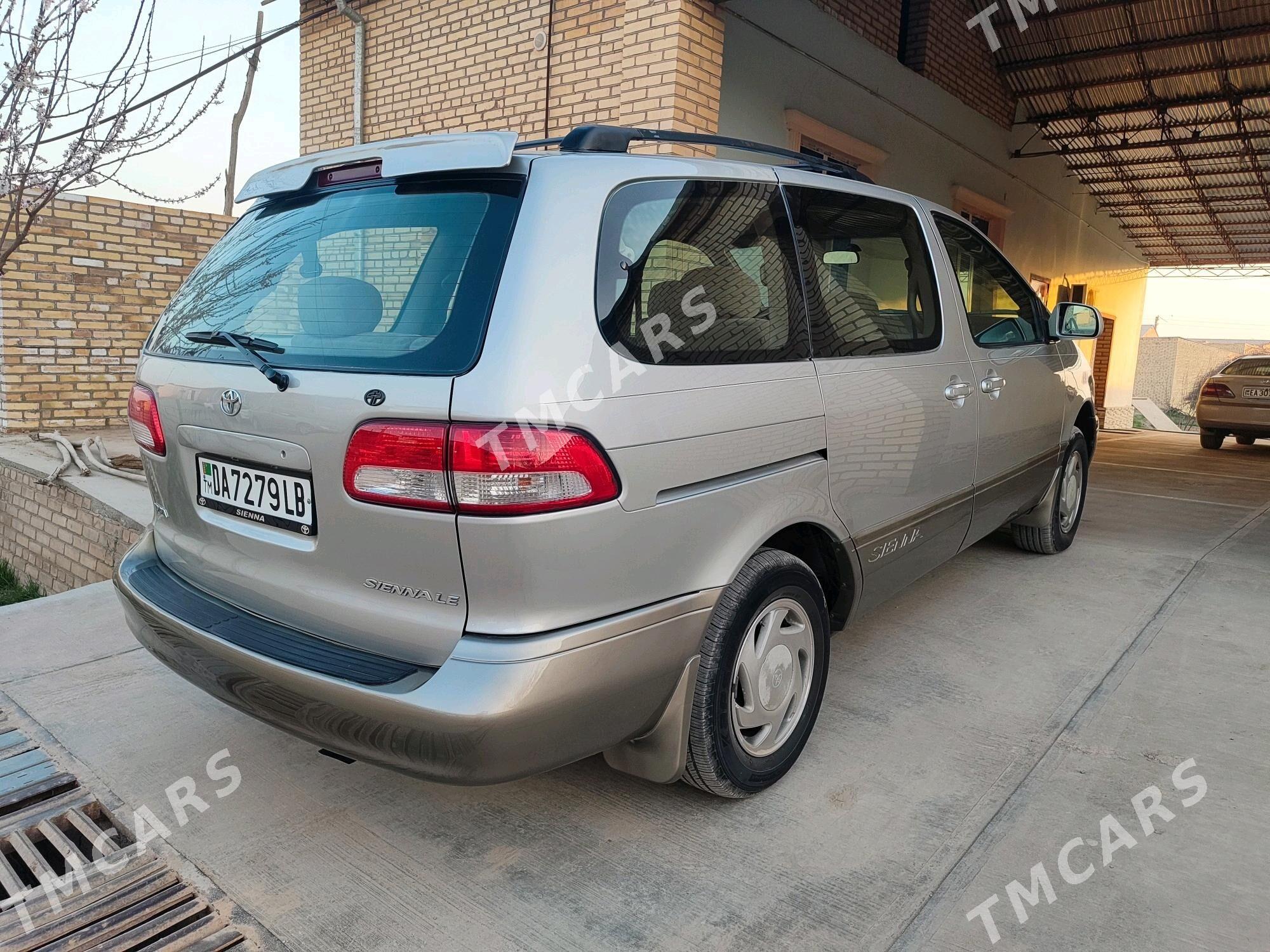 Toyota Sienna 2002 - 165 000 TMT - Halaç - img 6