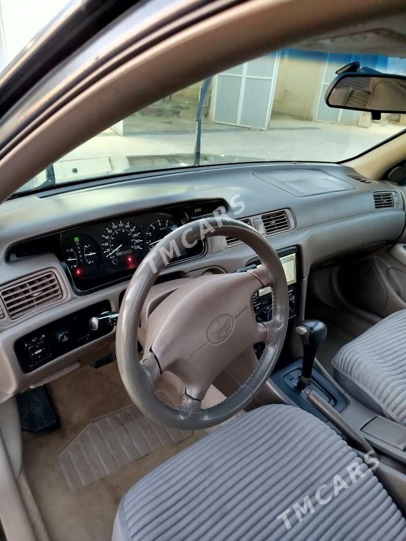 Toyota Camry 1999 - 125 000 TMT - Ёлётен - img 3