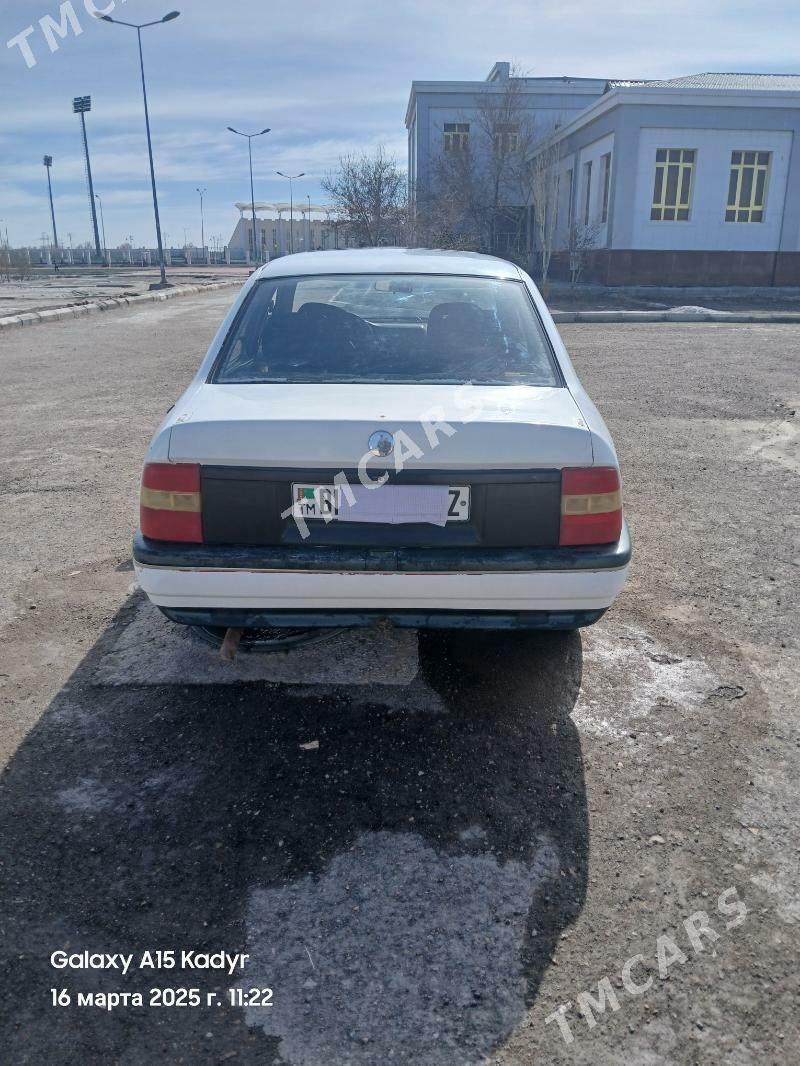 Opel Vectra 1990 - 23 000 TMT - Болдумсаз - img 2